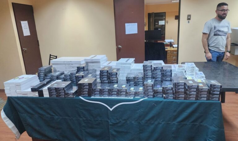 Roban $370 millones desde tienda tecnológica, pero objetos pudieron ser encontrados gracias a SmartTag2 que quedó activado