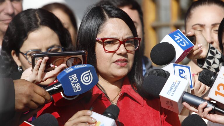 La respuesta de candidata republicana a alcaldía de Recoleta que no vive en la comuna: 