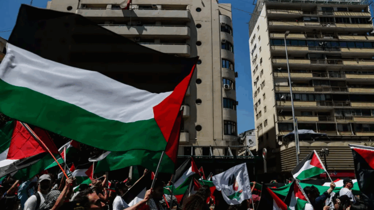 Manifestantes marcharon por la Alameda en apoyo a Palestina