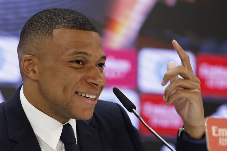 ¿Mbappé es chileno? Acento del francés en su presentación en el Madrid llamó la atención en redes sociales