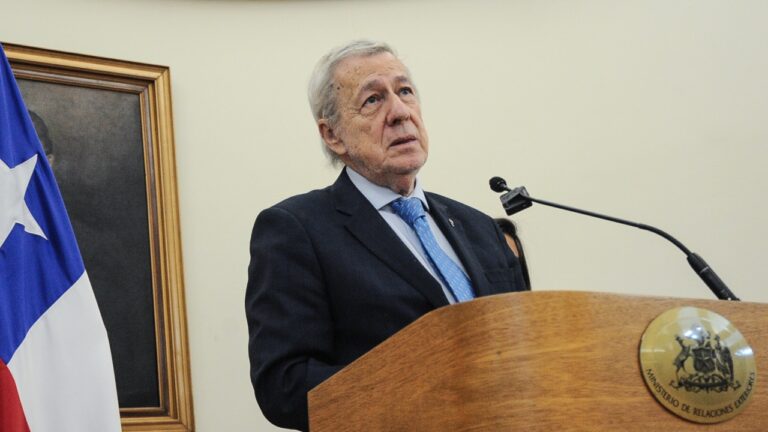 “Un proceso bastante anómalo”: Canciller Van Klaveren reitera exigencia de transparencia tras autoproclamación de Maduro