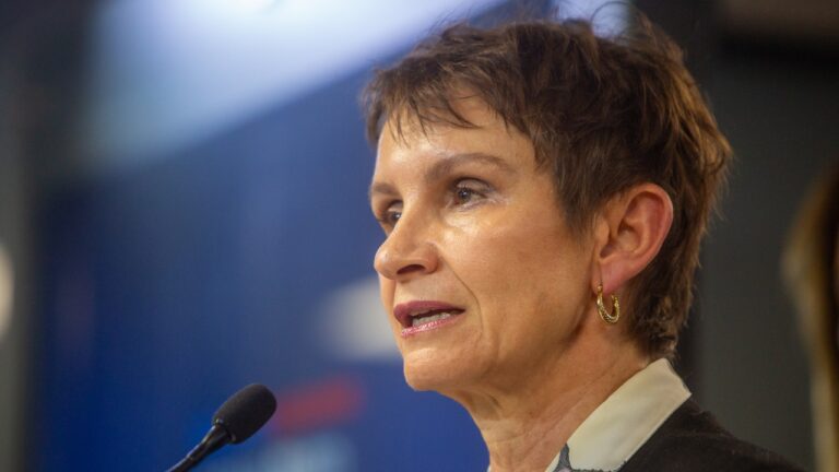 La advertencia de Tohá por eventual nueva ola migratoria desde Venezuela: 