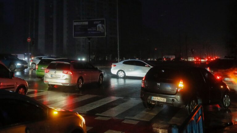 Rusia atacó sistema eléctrico de Ucrania con drones de guerra: 3 regiones quedaron sin luz