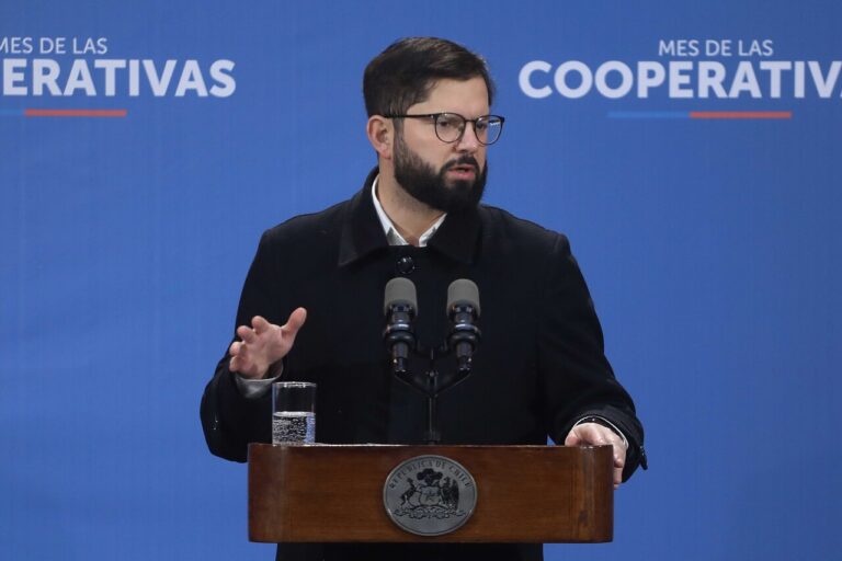 Boric destaca rol de las cooperativas en la economía: “Son ejemplo de que la competencia no es el único y exclusivo camino”