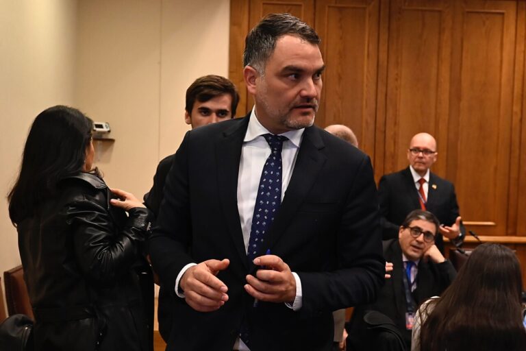 “En aras de mi compromiso político”: Revisa el comunicado con que Javier Macaya anuncia que deja la presidencia de la UDI