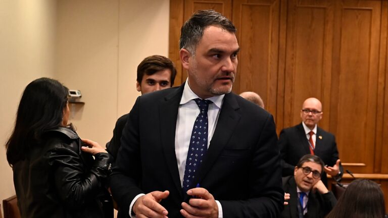 “Chile merece una explicación”: Frente Amplio emplaza a Chile Vamos a aclarar si hubo “acuerdo” para callar Caso Macaya