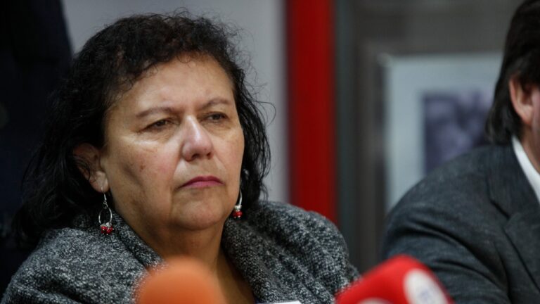 Diputada Pizarro sufre accidente de tránsito en autopista de Pudahuel: Comitiva fue impactada por un camión