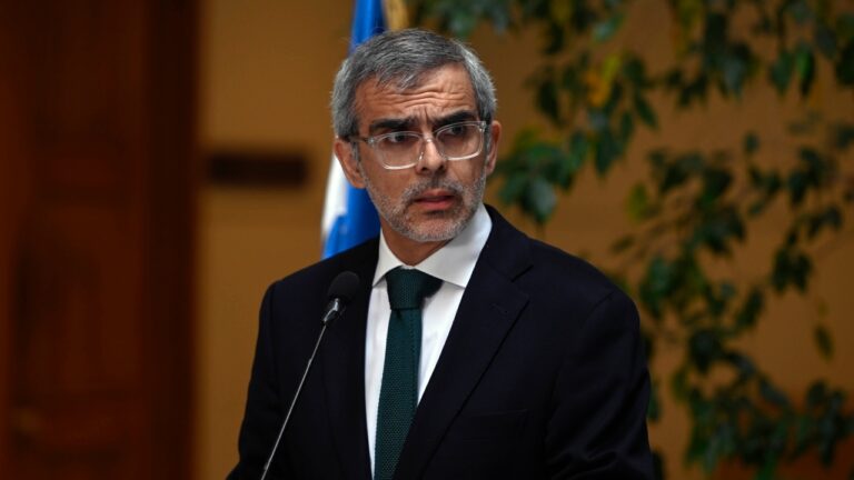 Cordero sube el tono y advierte crisis penitenciaria si no se construyen más cárceles