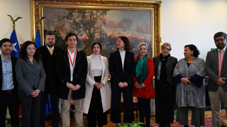 Desde Kaiser al PC: Alcaldesa Hassler reúne inédito apoyo parlamentario para no construir nueva cárcel en Santiago