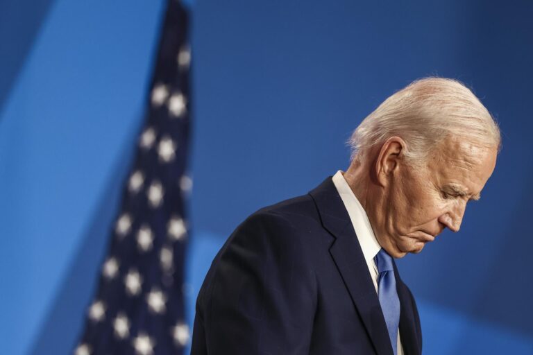 Republicanos exigen la dimisión de Biden como presidente de los Estados Unidos