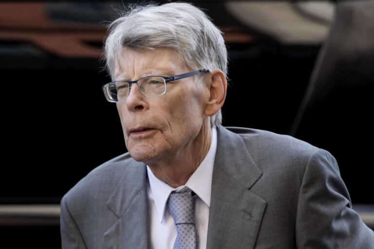 Stephen King pide que Joe Biden se retire de la carrera electoral “en beneficio de Estados Unidos”