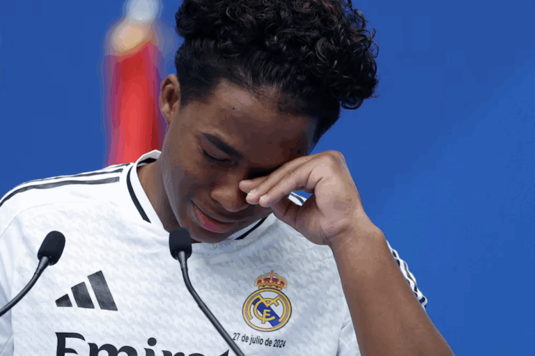 Endrick se emociona hasta las lágrimas en su presentación en el Santiago Bernabéu: 