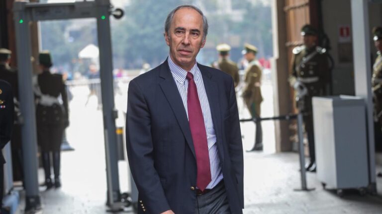 Tras debate: Ricardo Mewes entra en arena política criticando a MEO y Kast por 