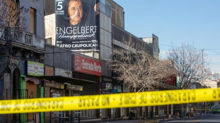 Desde Andrés Calamaro hasta Tokio Hotel: Todos los conciertos y eventos en riesgo si el Teatro Caupolicán es clausurado