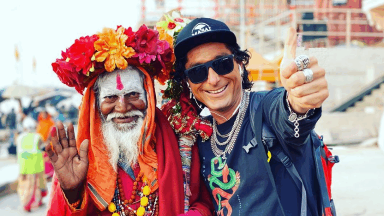 “Te extrañamos a cada minuto”: Madre de Claudio Iturra viajó a la India para arrojar las cenizas de su hijo