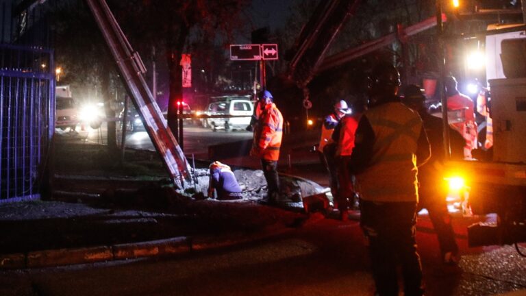 Corte de luz: Proponen que multas a Enel se utilicen para disminuir deudas por alzas de tarifas