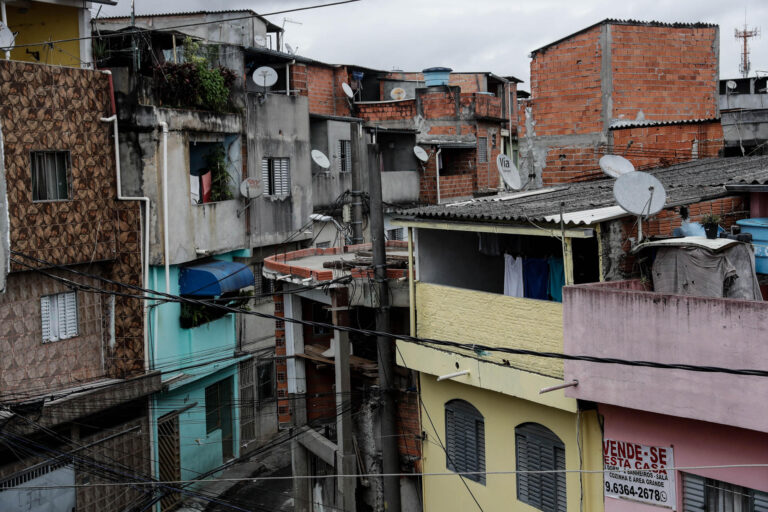 Brasil: 4 muertos tras violenta balacera a la entrada de favela de Río de Janeiro