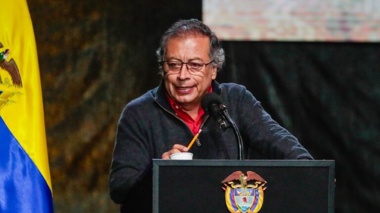 Gustavo Petro: “La oposición y Maduro deben llegar a un acuerdo para evitar éxodo y guerra en América”