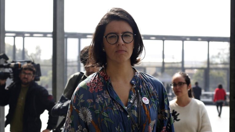 Duró 2 días en el cargo: Remueven a directora del Sernameg Los Ríos por “pérdida de confianza”