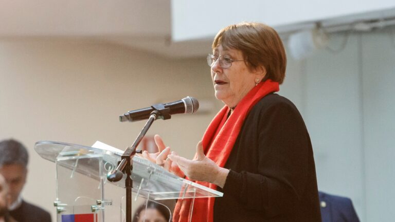 Bachelet respalda posición del Gobierno sobre Venezuela y evita referirse a cuestionamientos sobre el PC