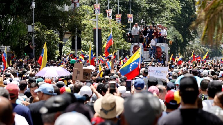Venezuela: Sube a 24 la cantidad de muertos por protestas contra Maduro tras la cuestionada elección presidencial