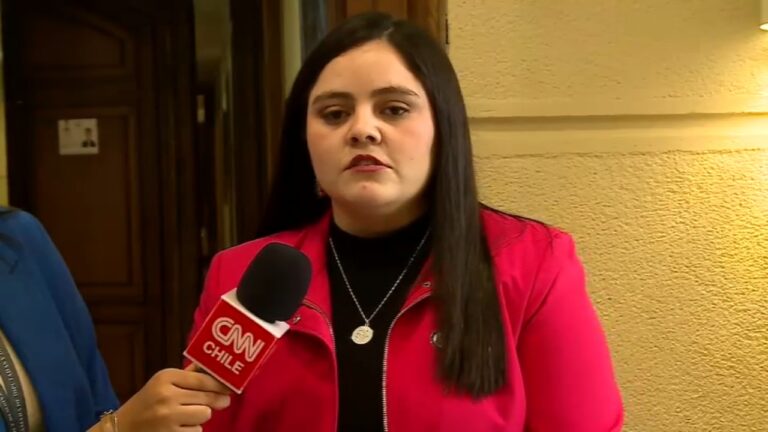 “No es algo personal”: Sara Concha defiende moción de censura contra mesa lidera por Karol Cariola