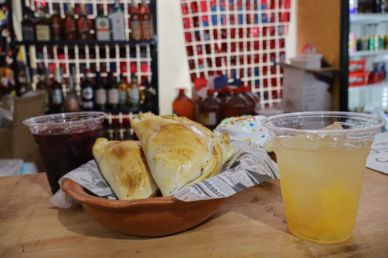 Fiestas Patrias: Consejos para distribuir el presupuesto en las fondas y evitar deudas