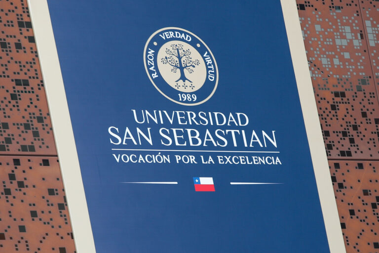 Teresa Marinovic afirma que la Universidad San Sebastián ofreció contratos de 2 millones y medio a convencionales para hacer campaña por el Rechazo