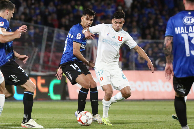 Nicolás Guerra mantiene a la U firme en el liderato del torneo chileno