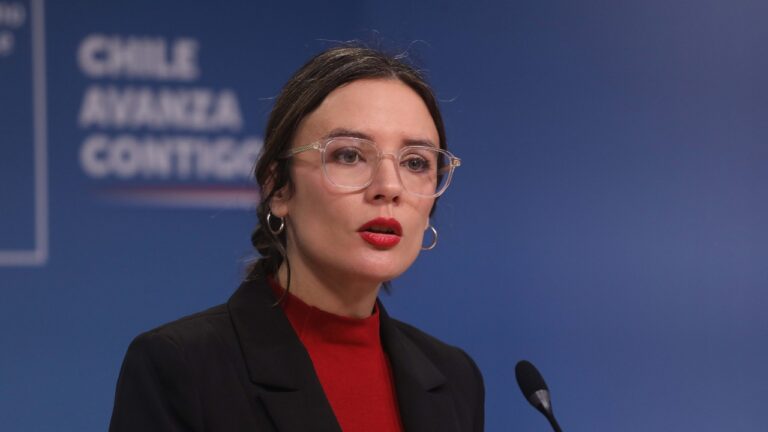 “Posible tráfico de influencias”: Ministra Vallejo sube el tono y condena chats entre jueza Vivanco y Hermosilla