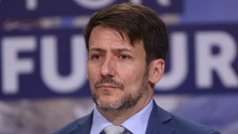 Diego Pardow entrega detalles de cuándo bajaría el precio de la electricidad: 