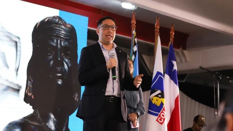 Directorio de CSyD de Colo Colo exige renuncia de su presidente, Matías Camacho, por 