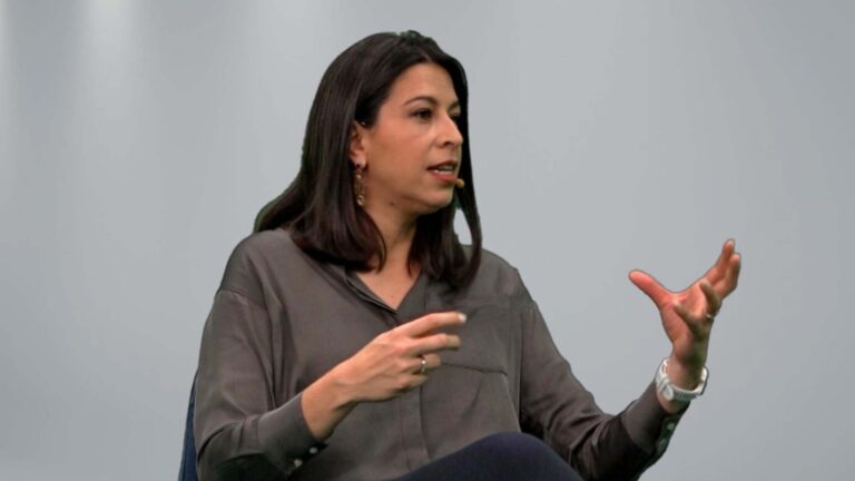 La directora de la PNUD analiza crisis de la confianza en Chile: 