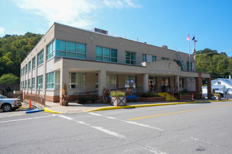 “Nadie lo vio venir”: Jefe de Policía mató a tiros a un juez al interior de tribunal de Estados Unidos