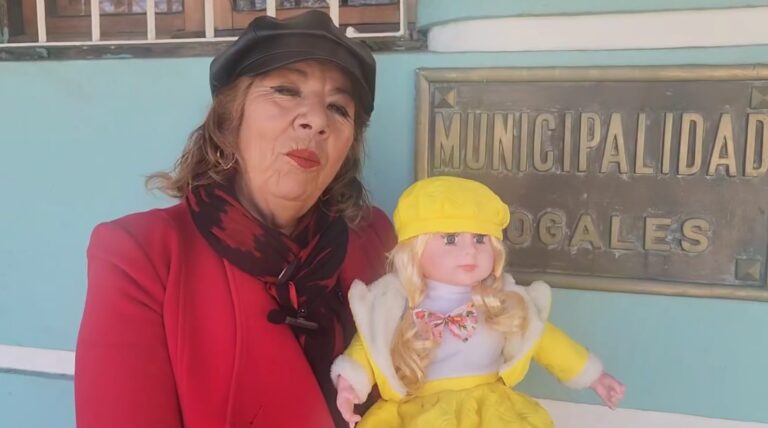 Alcaldesa de Nogales hace concurso para ponerle nombre a una muñeca: 
