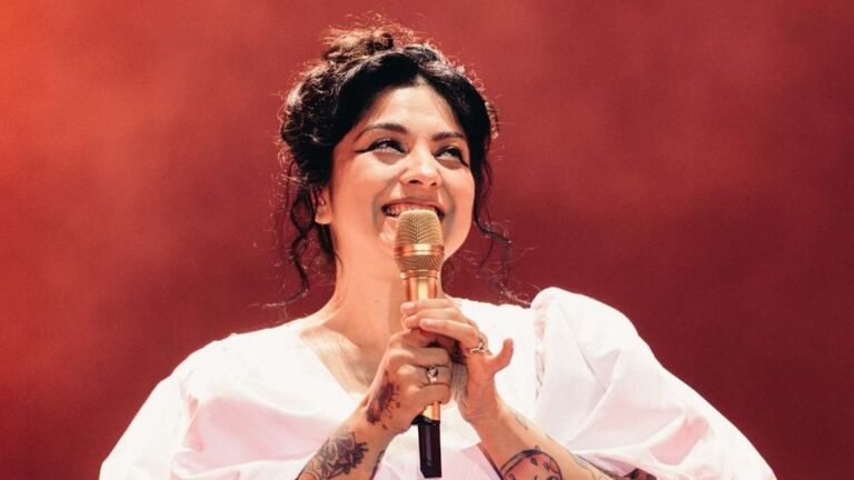 Mon Laferte aborda su nueva exposición artística: “Antes pensaba que el arte era para personas con plata