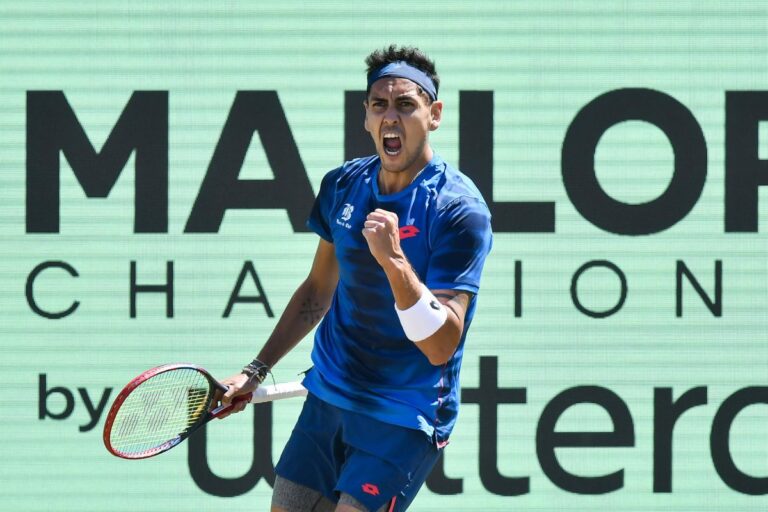Alejandro Tabilo logra romper la maldición de la primera ronda y avanza en el Masters 1000 de Shanghái