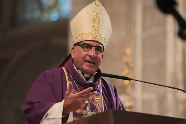 “Yo creo que…”: La contundente respuesta de Chomali ante vaticanista que lo situó como “favorito” de Francisco para ser Papa