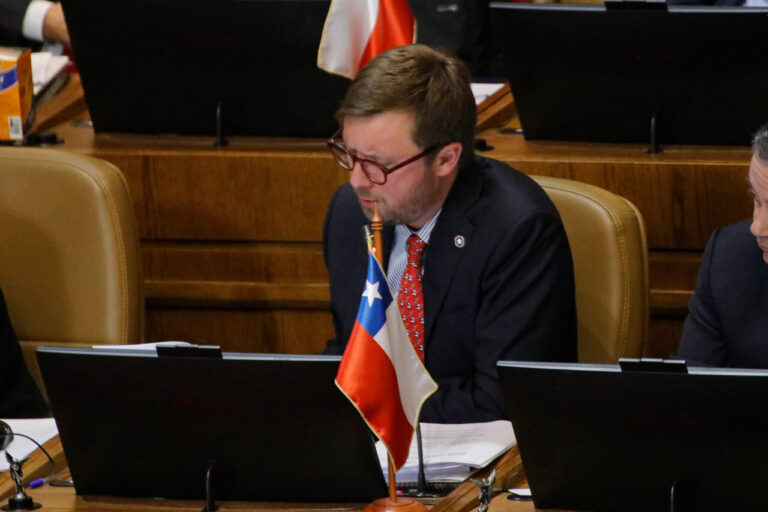 Republicanos recriminan rechazo a acusación constitucional contra Tohá: 