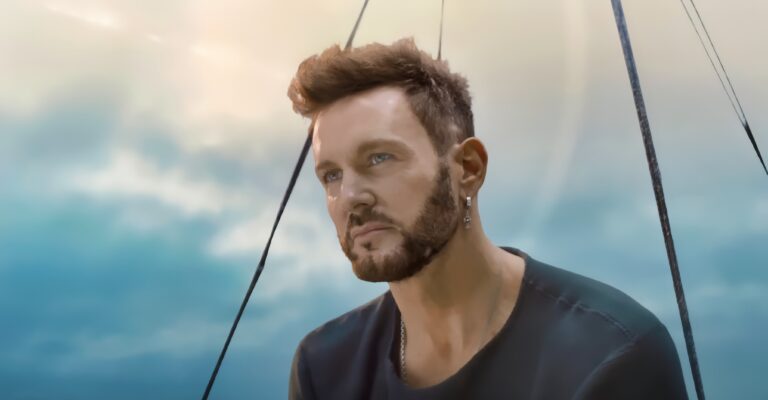 Axel volverá a Chile en 2025 con sus inolvidables himnos románticos y un nuevo disco: “La música siempre fue mi terapia”