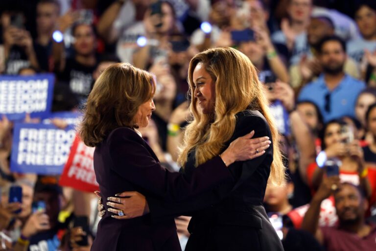 Beyoncé acompañó a Kamala Harris en acto de campaña: 