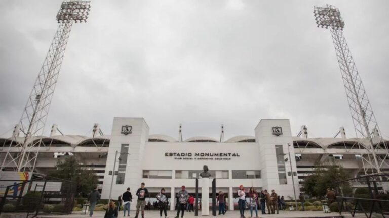 Árbitro de Colo Colo vs. Audax detalla el robo de celulares en el Estadio Monumental en informe arbitral