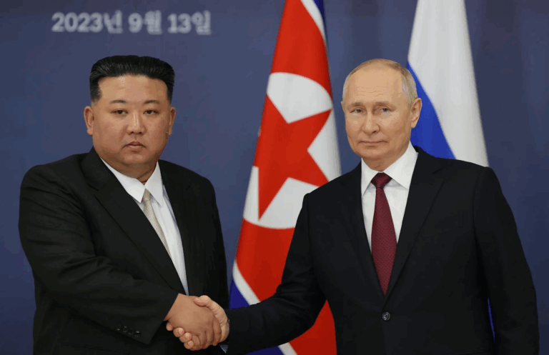 Soldados de Corea del Norte se equipan en Rusia antes de su posible despliegue en Ucrania