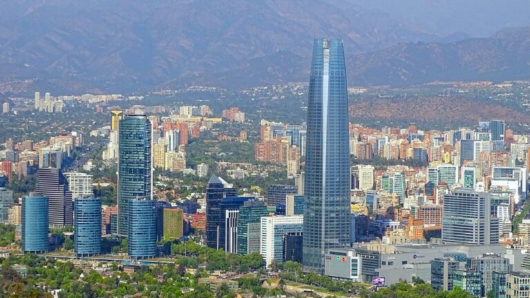 Inmobiliaria FFV se queda con simbólico terreno en Las Condes