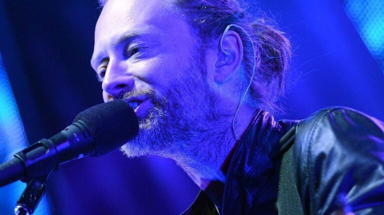 “Súbete al p*** escenario y dilo, cobarde”: El tenso intercambio entre Thom Yorke y un fan propalestino en pleno concierto