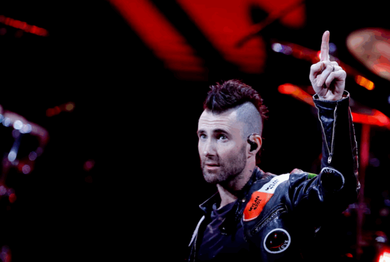 Adam Levine “llegó al Festival de Viña como un gringo que no tiene idea”: Director del certamen recuerda caótico show de Maroon 5