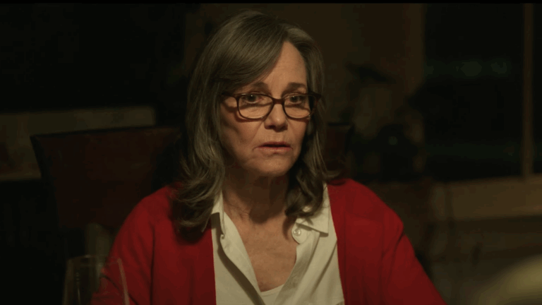 Sally Field recuerda el “espantoso” trauma de someterse a un aborto sin anestesia a los 17 años en México