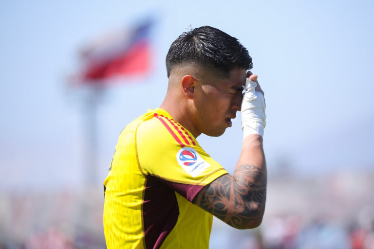 ¿Se queda o se va de Colo Colo? Brayan Cortés tiene hasta el fin de semana para definir su futuro