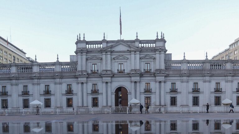 Presidente Boric aceptó renuncia de directora administrativa de Presidencia tras muerte de gásfiter