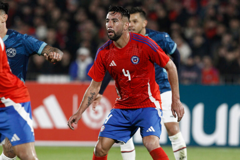 Gareca llama de emergencia a Mauricio Isla para el partido de La Roja contra Venezuela